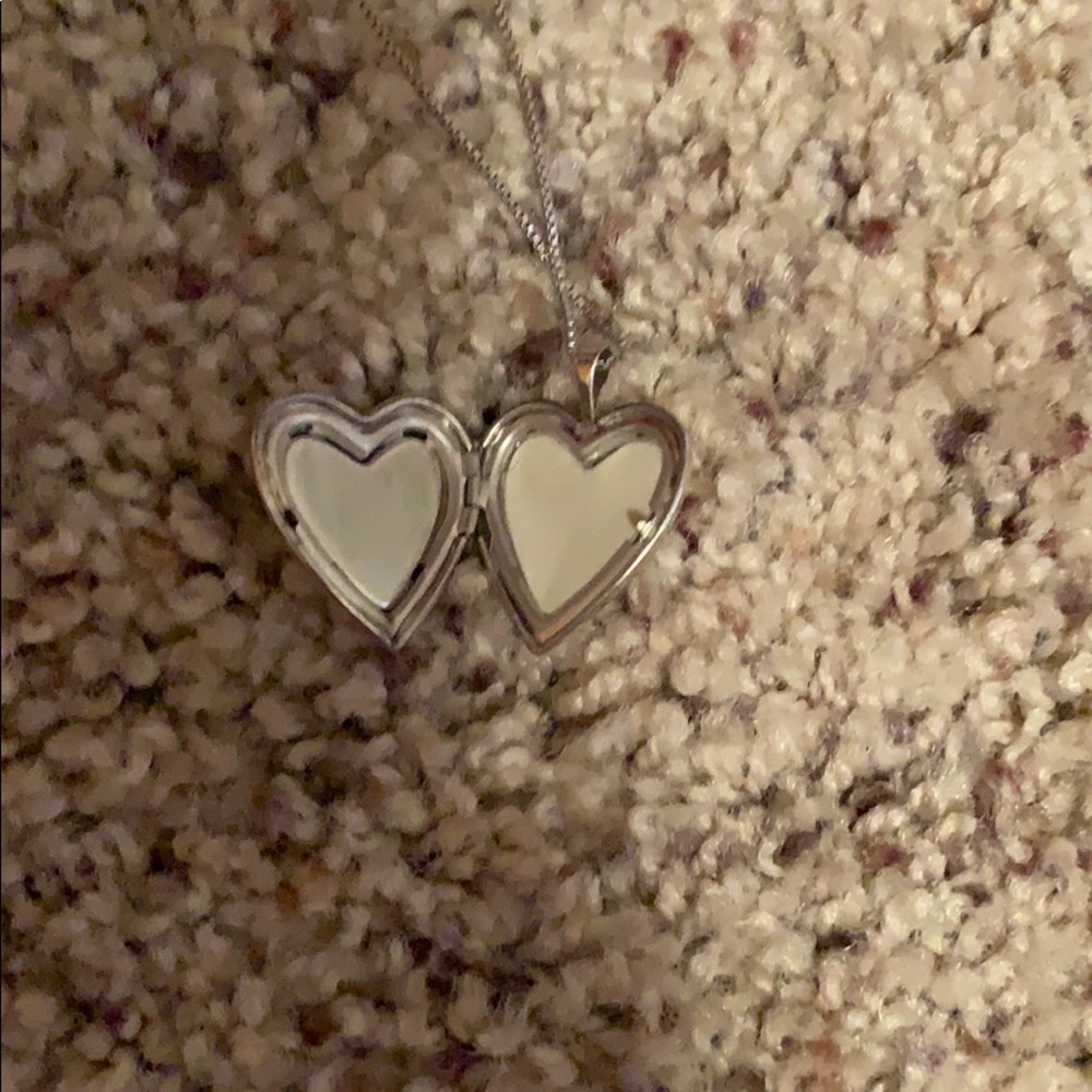 Locket necklace - Picture 3 of 4